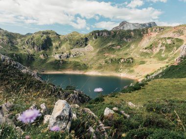 lago de la cueva saliencia