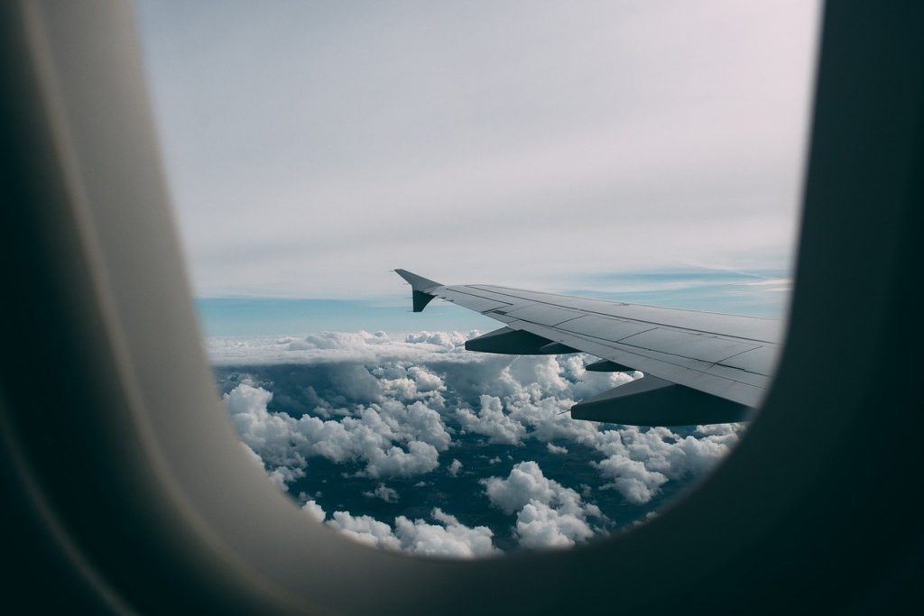 ventana avion nubes