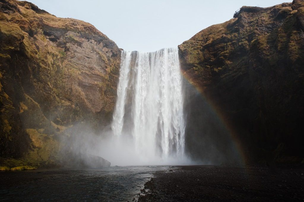 Skógafoss con un arcoíris