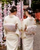 Chicas vestidas con kimonos tradicionales