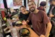 Disfrutando de los Okonomiyakis de Hiroshima en el restaurante Okonomiyaki Teppan-yaki Momiji-Tei