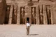 Eri frente a templo de Nefertari en Abu Simbel