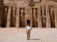 Eri frente a templo de Nefertari en Abu Simbel