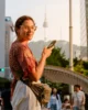 Como tiene datos ilimitados con Holafly Eri no suelta el móvil