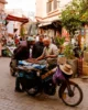 Vendedores ambulantes en el zoco de Marrakech