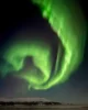 Espectacular aurora sobre el lago de Laugarvatn