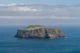 Uno de los islotes que pertenecen a las Islas Vestman con una casita