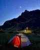 Nuestra tienda de campaña por la noche en el camping de las Islas Vestman
