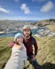 Selfie con las vistas espectaculares desde lo alto de Heimaklettur