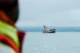 Barco pesquero tradicional Islandés en busca de ballenas
