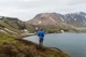 Haciéndome el interesante frente a la lengua de lava en el lago Frostastaðavatn
