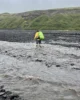 Davi vadeando el río más complicado de todo el Laugavegur trail