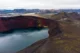 Vista de dron del lago volcánico Ljótipollur