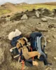 Nuestras mochilas en un alto en el camino mientras descansábamos