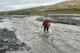 Sufriendo vadeando el último río del Laugavegur Trail