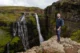Davi en el último mirador de la ruta viendo Glymur, la segunda cascada más alta de Islandia