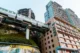 El metro de Liziba atravesando un edificio