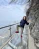 Caminando con cero glamour en los puentes de cristal en Tianmen Mountain