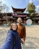 Plaza Baishoutang con la decoración chinesca