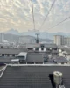 Teleférico largo atravesando la ciudad de Zhangjiajie
