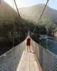 Puente colgante sobre el río Storms