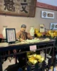 El banquero de Baichuantong contando billetes