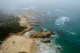 Vistas empañadas por la niebla desde el mirador The Heads en Knysna
