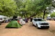 Nuestro coche de alquiler en Sudáfrica en la parcela de uno de los campings del Kruger